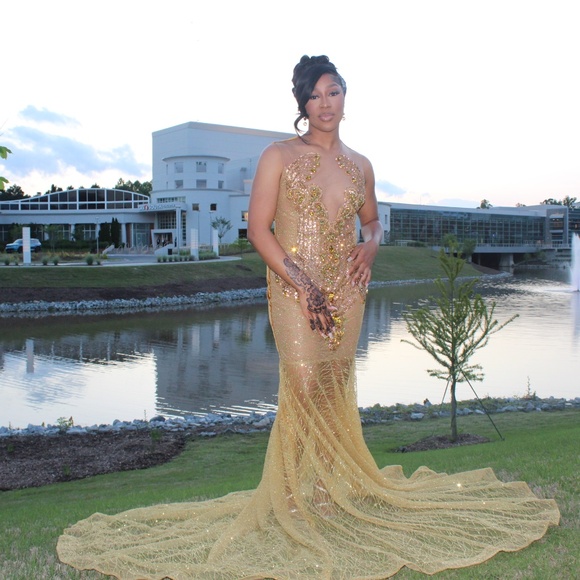 PROM DRESS FOR SALE - Picture 2 of 3